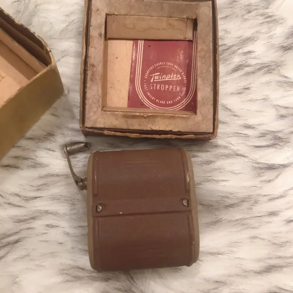 Vintage Deluxe Twinplex Mens Grooming Blade Sharpener Stropper